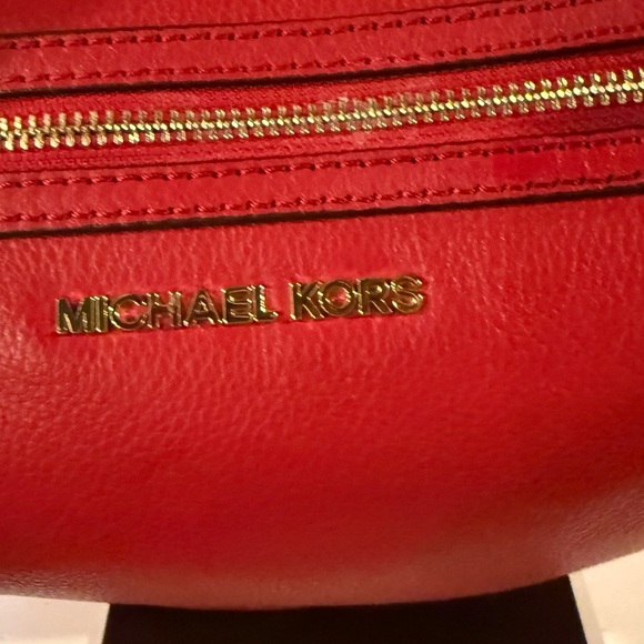 Michael Kors Rhea Zip Red Hobo medium bag - Picture 5 of 14